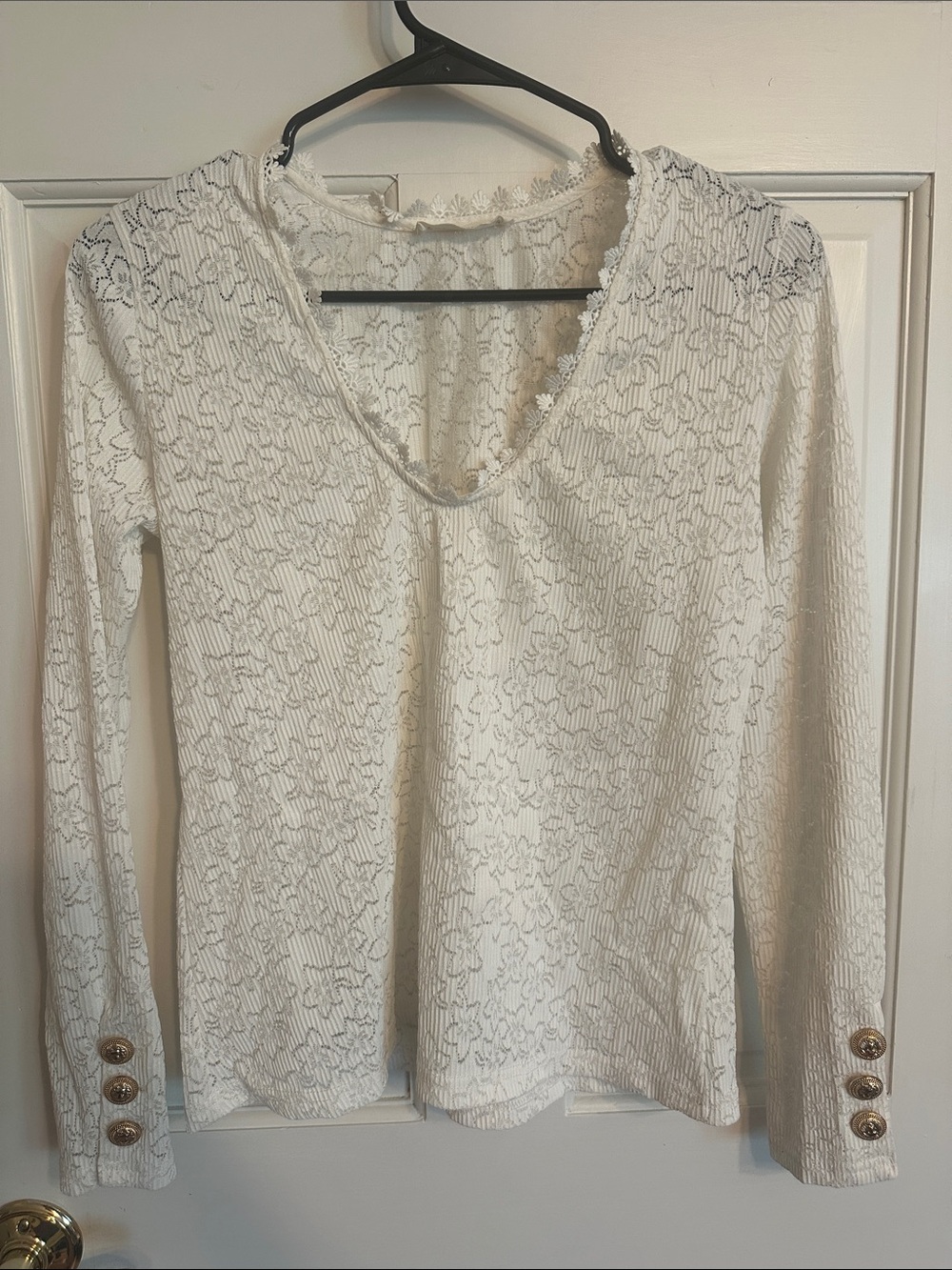 Women’s White Lace-Texture V-Neck Long Sleeve Top